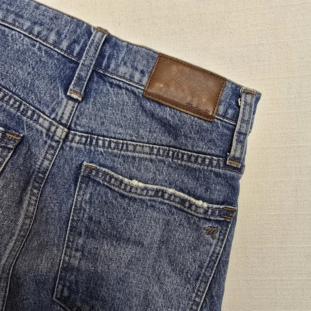Madewell 23 Classic Straight Jean In Nearwood Wash 23
